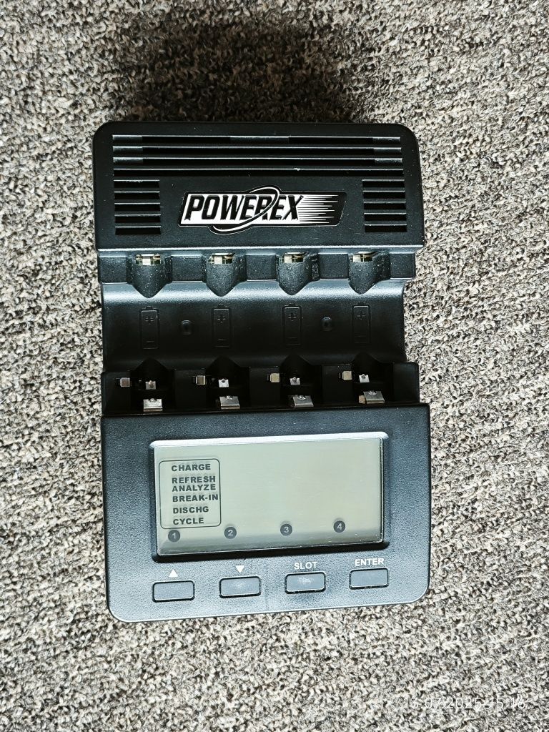 Ładowarka smart MAHA MH-C9000 powerex inteligentna NiMh