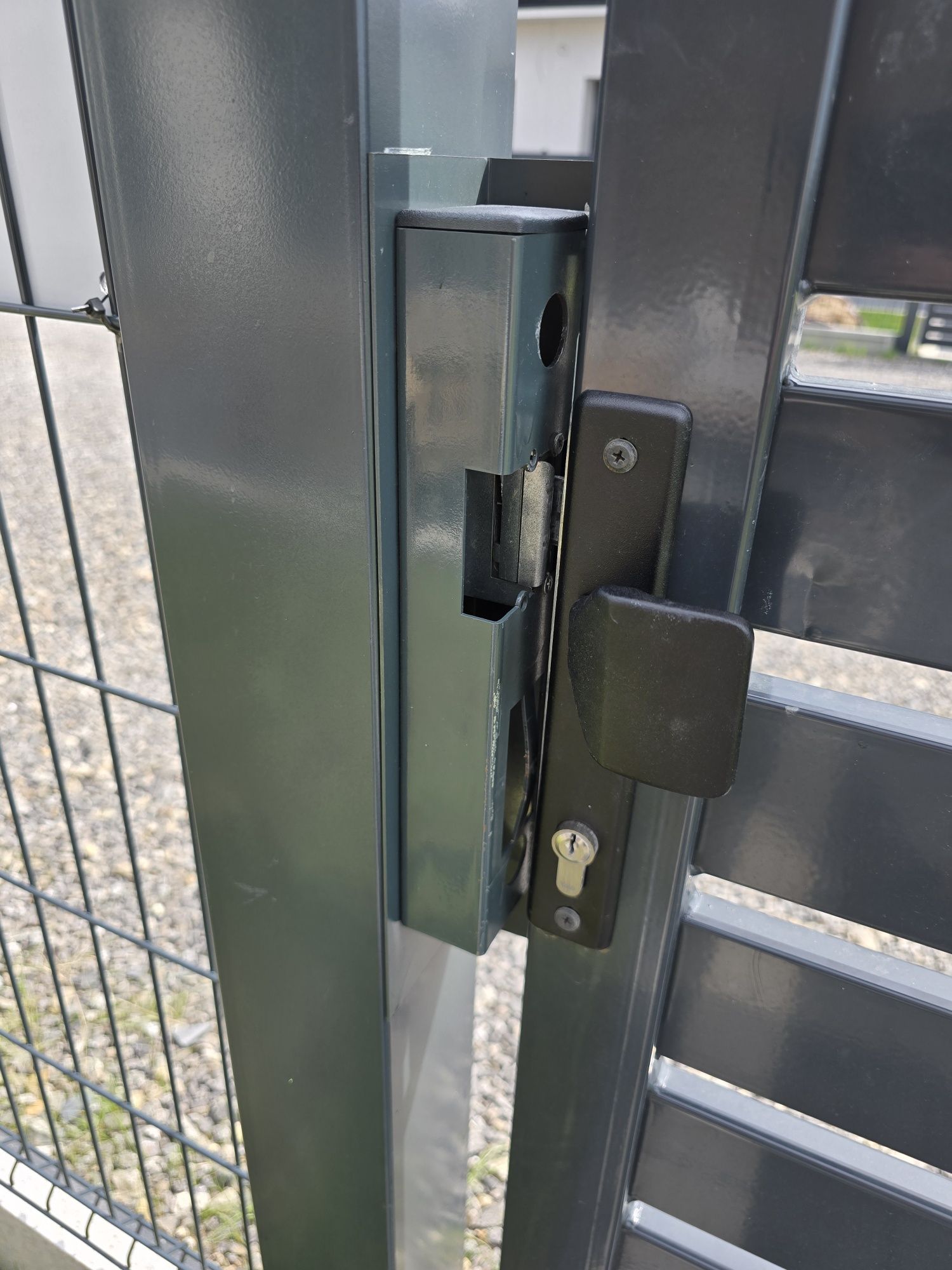 Brama dwuskrzydłowa 3 m metrowa z bramką słupkami