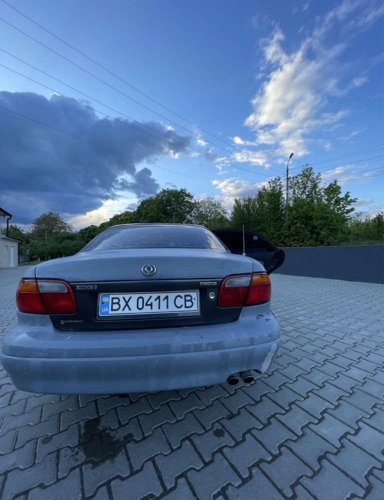 Продам Mazda ksedoks 9