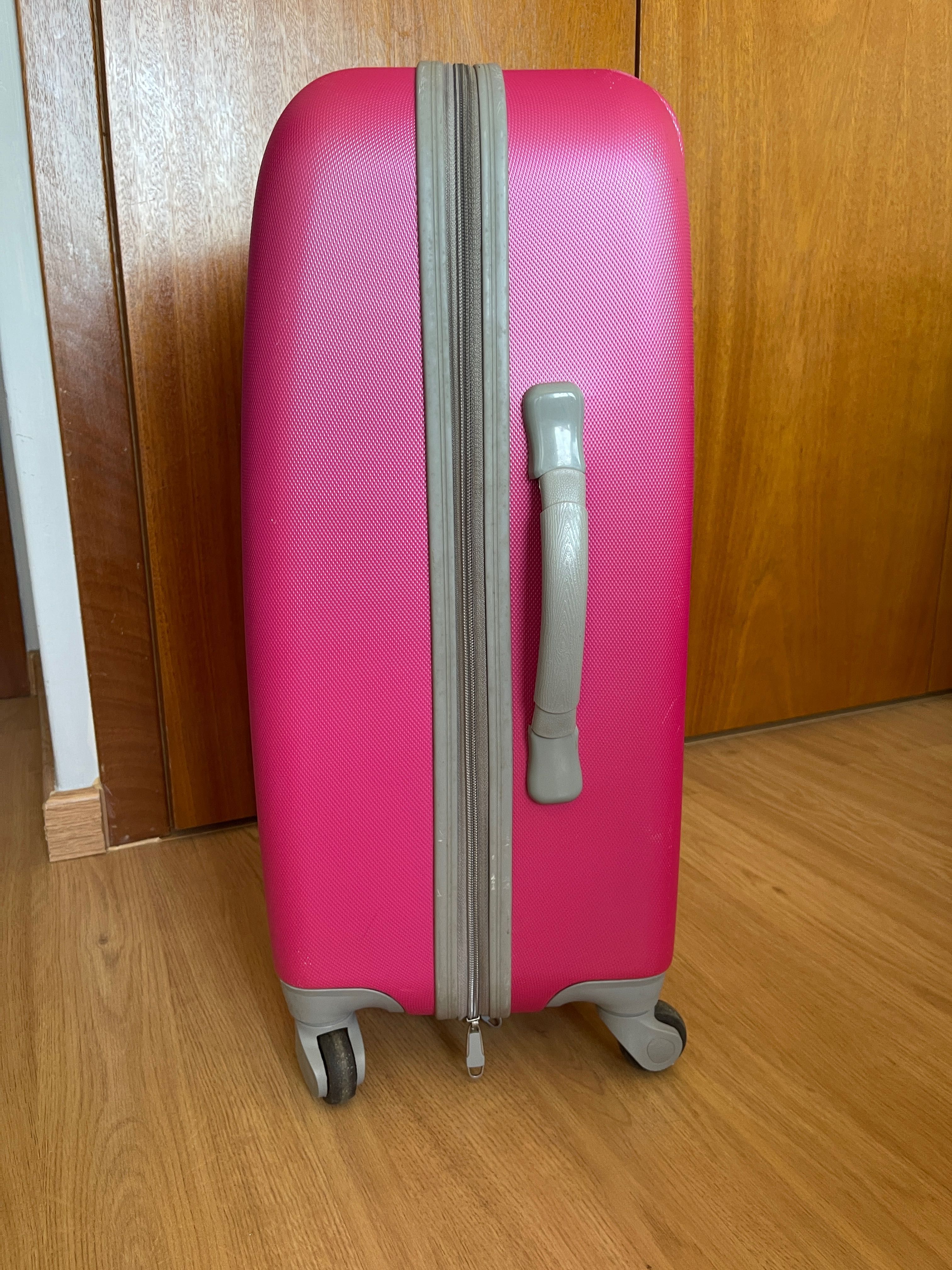 Vende-se Mala de Viagem com Rodas