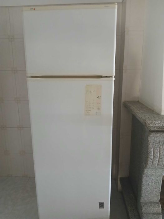Frigorífico e maquina de lavar roupa