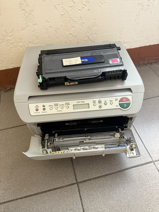 Принтер сканер Brother DCP-7030