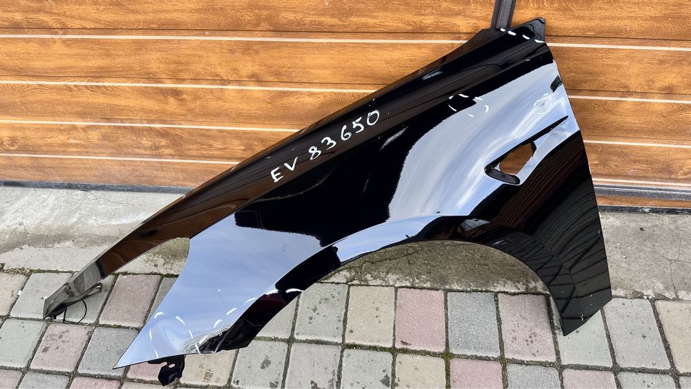 Крило ліве tesla model 3 з дефектами