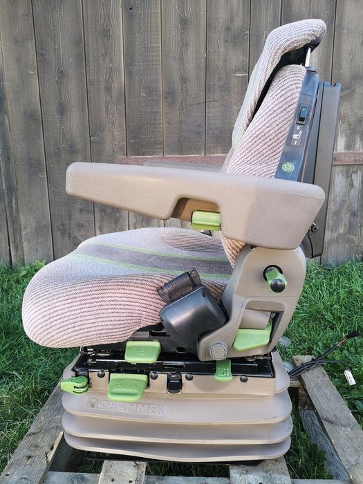 Siedzenie fotel pneumatyczny GRAMMER MSG95 John Deere 10 20 30 Premium