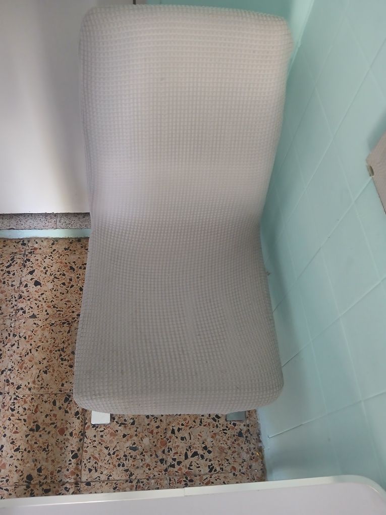 4 cadeiras por 20 euros cada