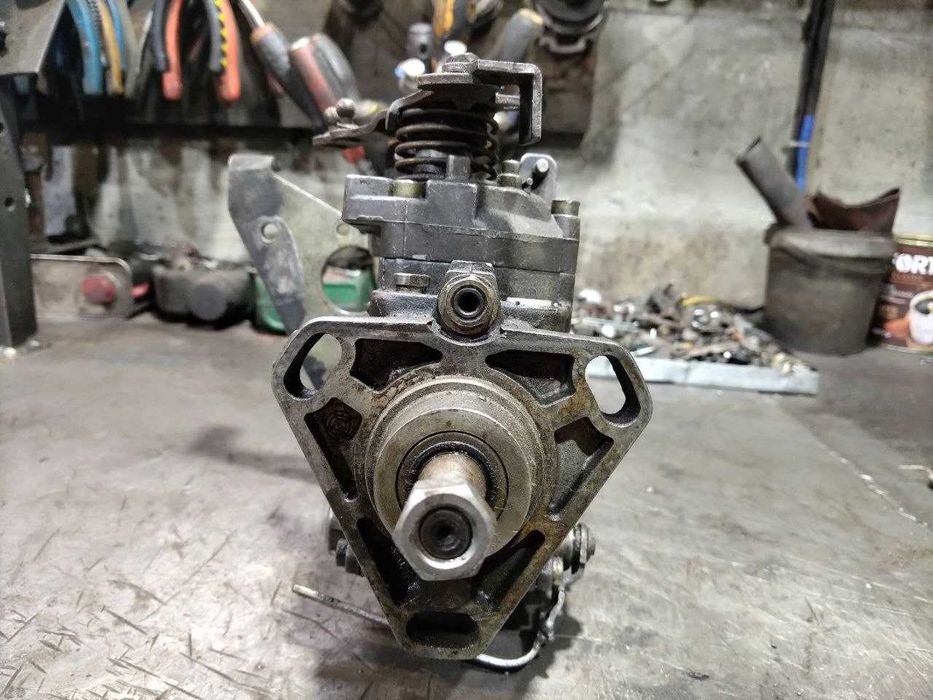 топливный насос. паливний насос Volvo 740