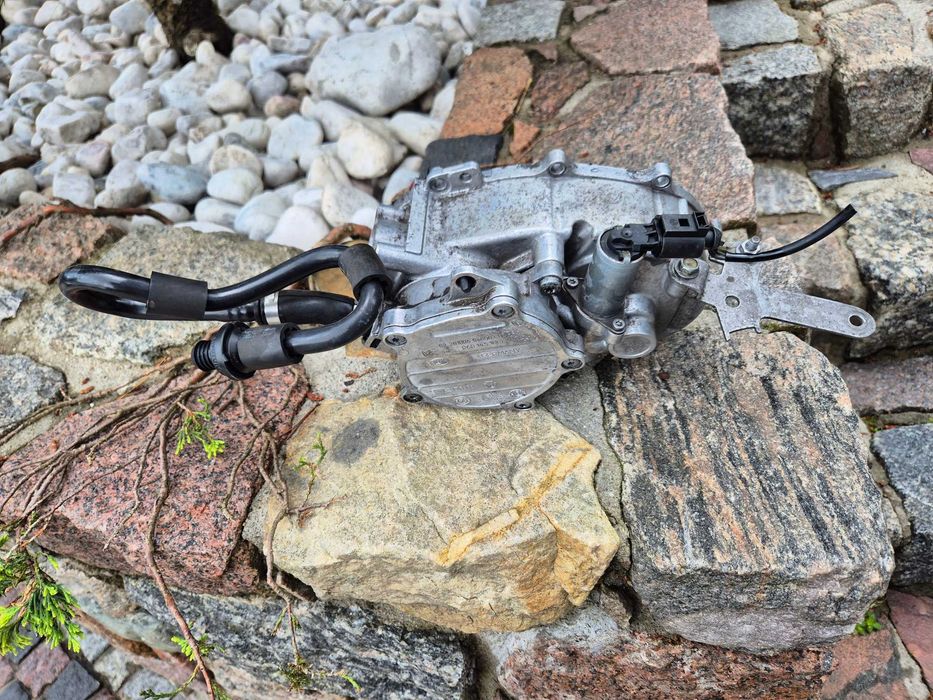 vw audi a4 b7 a6  obudowa rozrządu wariatora zawór faz wakum 2.0 TFSI