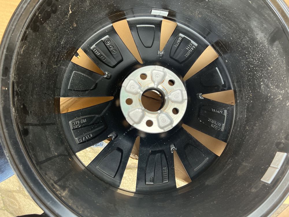 Felga 8,0x18 ET44 Skoda Superb 3V0 ładna