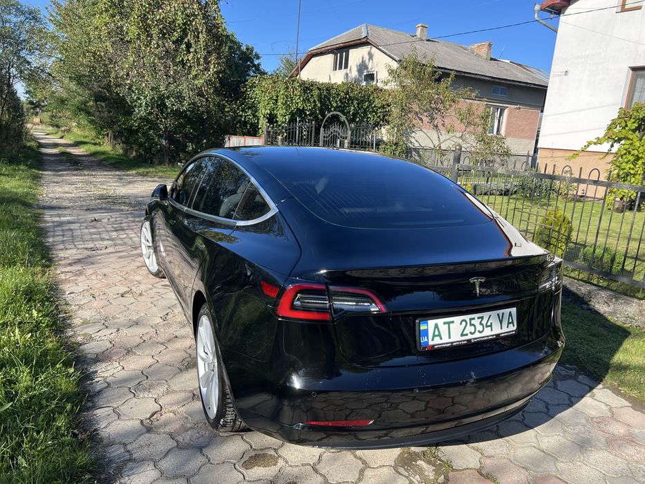 Tesla model3 mid range