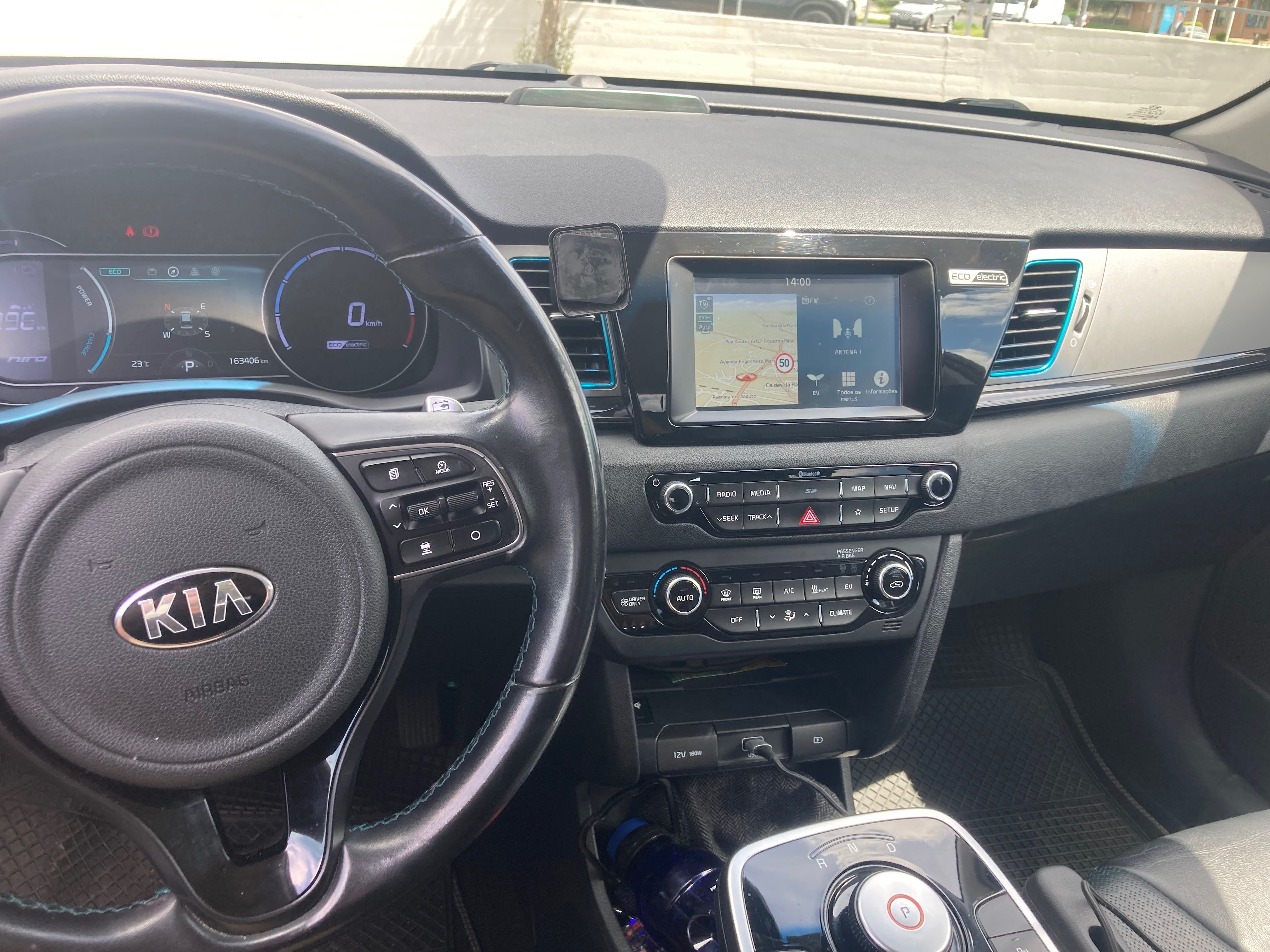 Kia e-niro, 204  64KWh