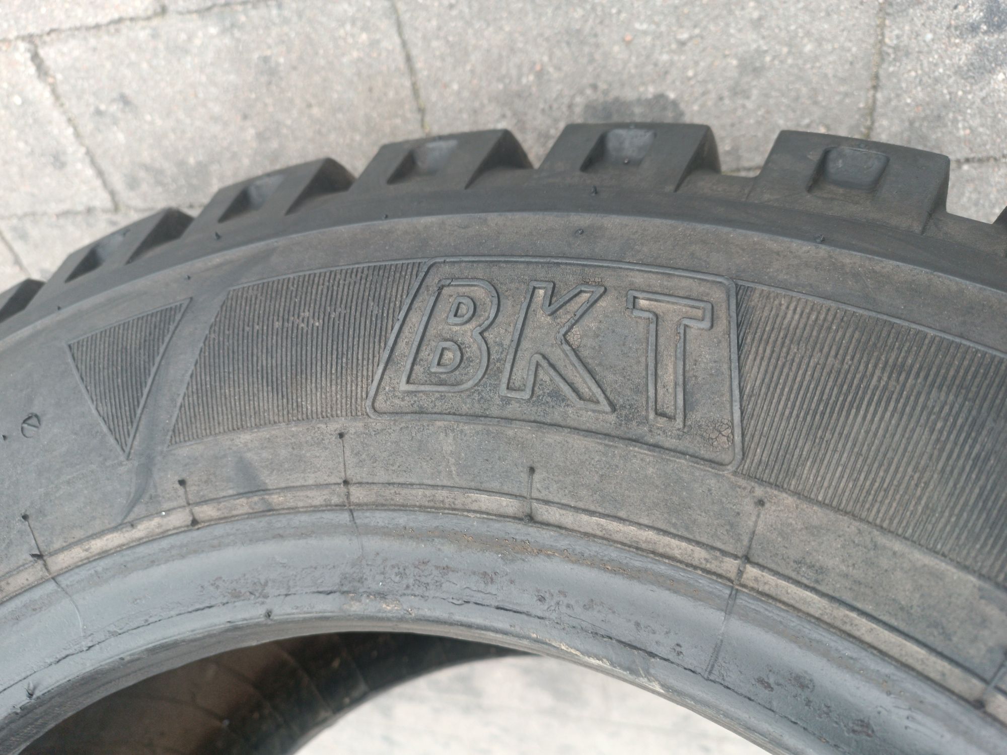10.5/80-18 BKT Implement AW-702 pojedynka