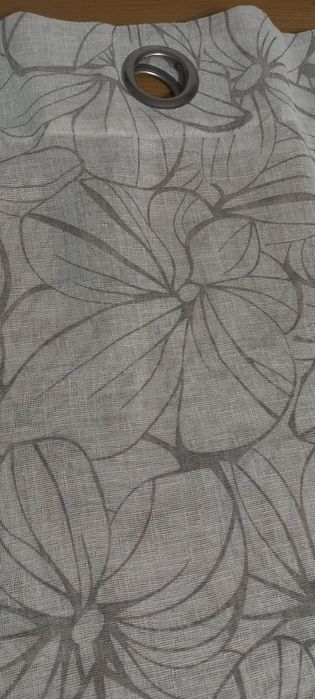 2 cortinados e 2 cordões com coração