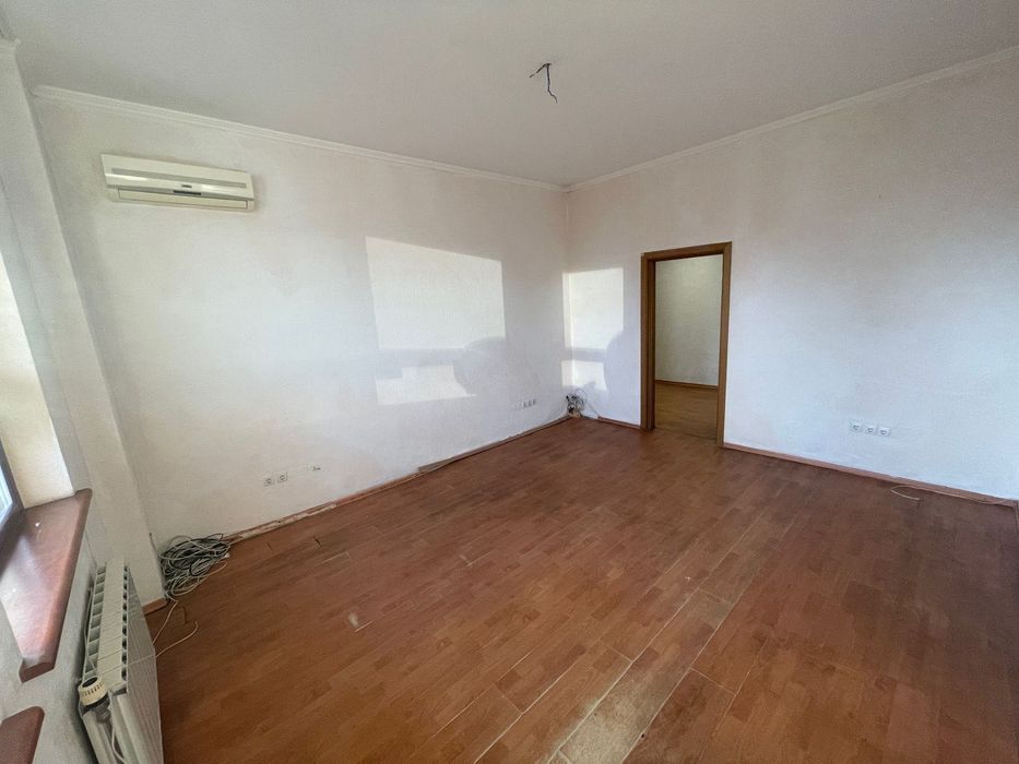 Продаю квартиру Шота Руставелі 44 2к центр 86 кв.м.