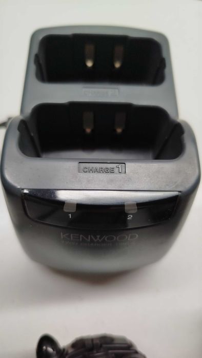 Conjunto 2 Walkie Talkies KENWOOD UBZ-LH68 + Carregador e Acessórios