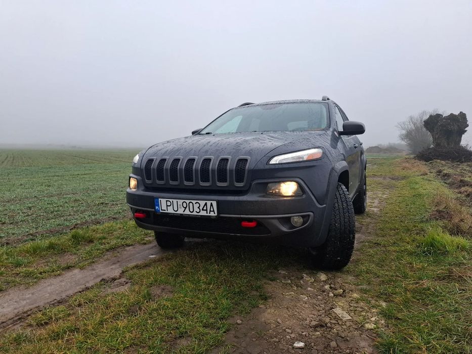 Jeep Cherokee JEEP CHEROKEE 3,2 v6 LPG,klima,skóra