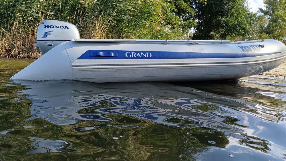 Човен GRAND C360 Двигун HONDA BF15