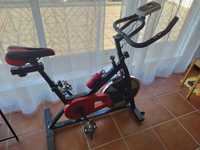 Bicicleta de spinning como nova