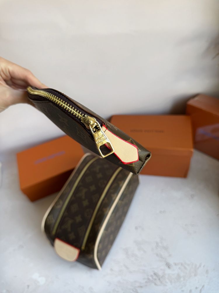 Несессер косметичка коричнева жіноча Louis Vuitton луі вітон LV шкіра
