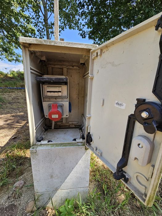 Skrzynka elektryczna budowlana