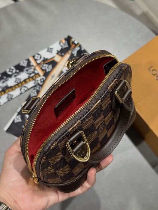Torebka mini Louis Vuitton alma nano