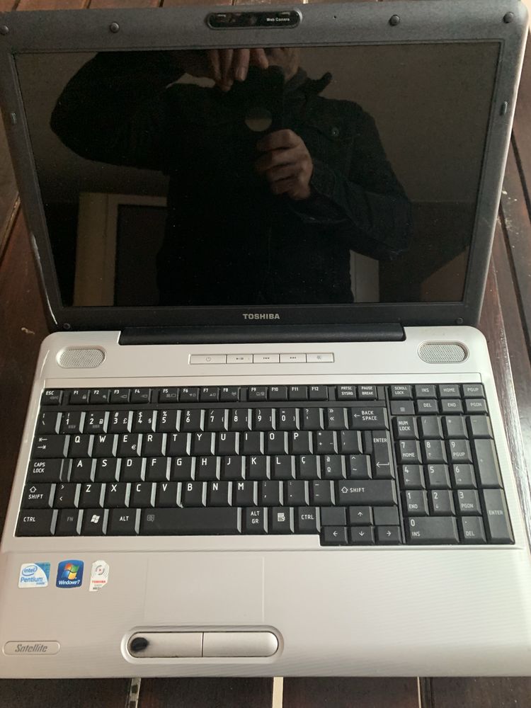 Portatil Toshiba L500