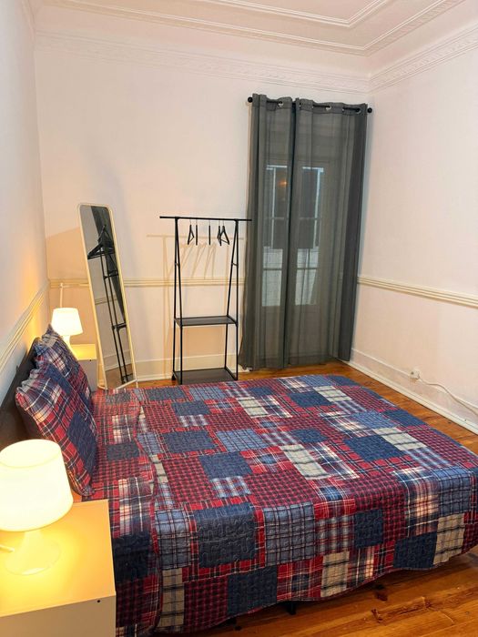 Quartos para casais, ótima localiz, desp inclusas, entrada facilitada