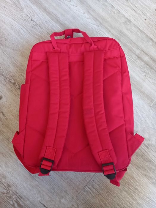 Mochila vermelha