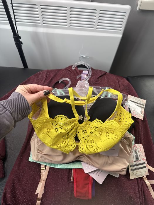 19 одиниць білизни продаю одним лотом