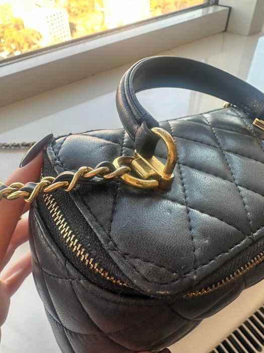 Стильная сумка на цепочке в стиле CHANEL