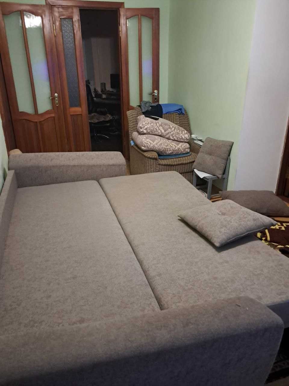 Диван. Размер 2.20х1,60см