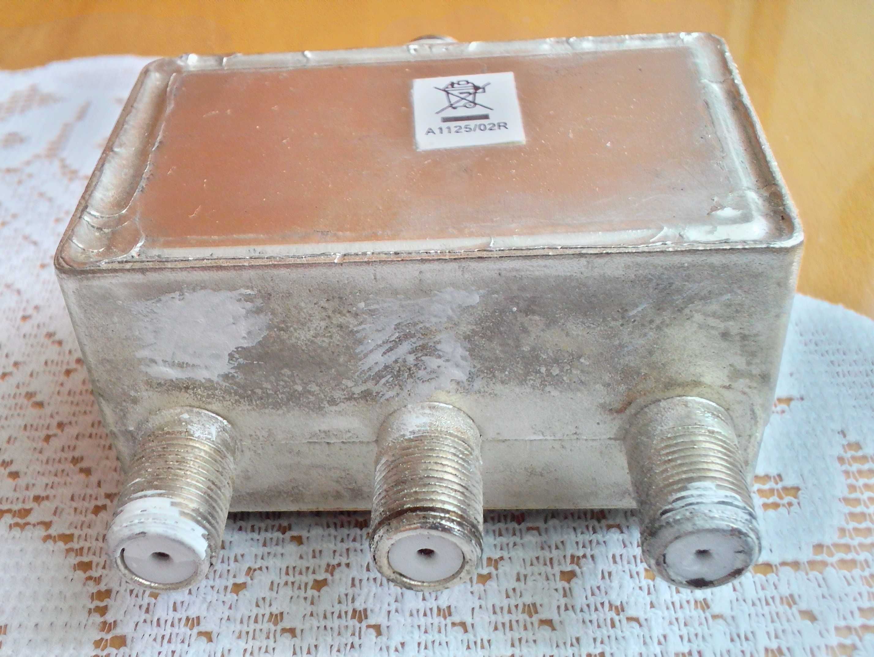 Rozdzielacz sygnału Splitter TRIS-307P TECHNETIX, 2 sztuki