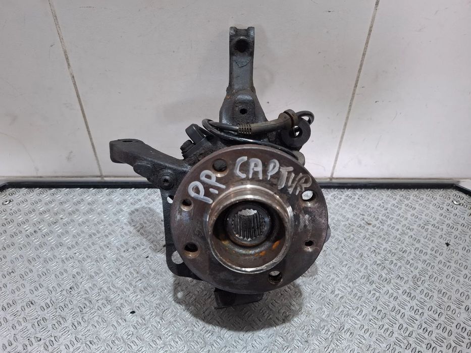 Zwrotnica prawy przód Renault Captur 1,2 TCE 2015 rok manual