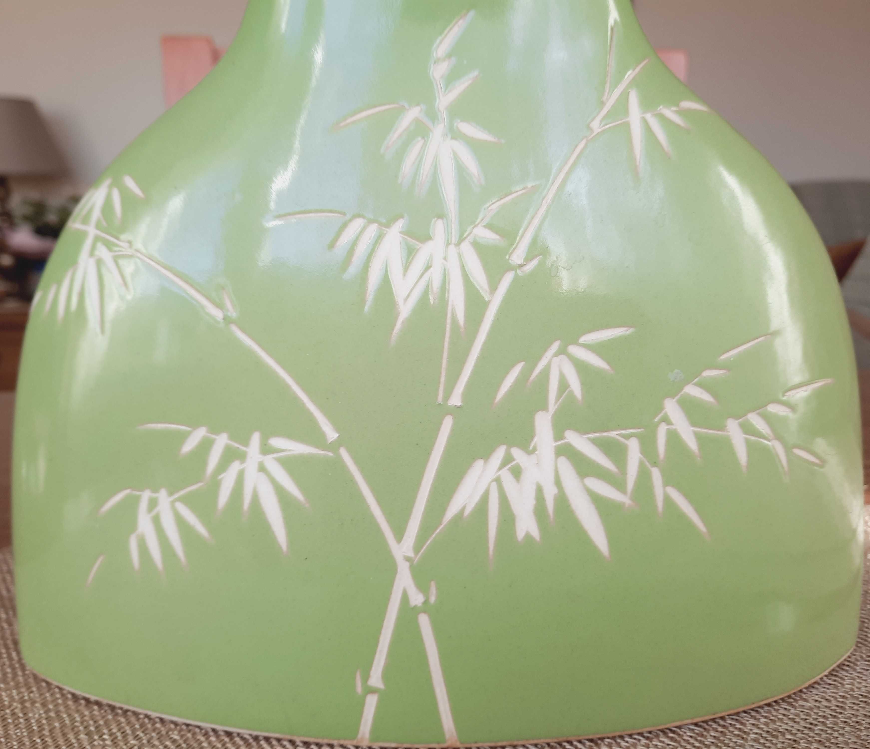 Wazon ceramiczny jasnozielony z motywem bambusa