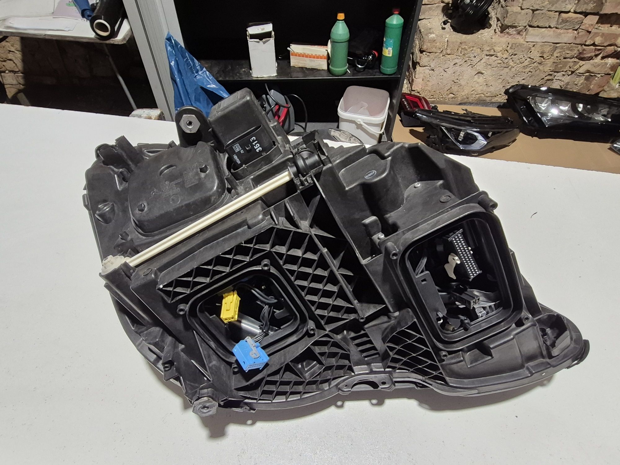 Mercedes E Klasa W212 lift, lampa przód lewa.  A212.906.3103.KZ