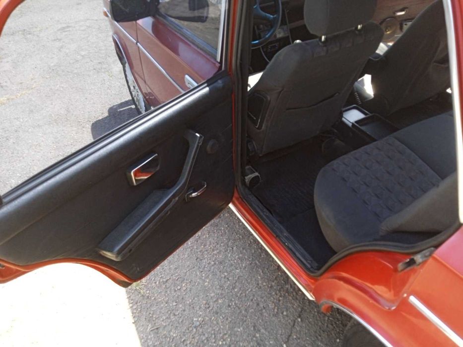 ВАЗ 2103 імпортний варіант підвищеної комфортності