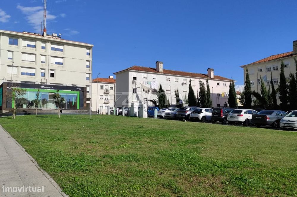 Loja Comercial No Coraçao De Matosinhos Com 336M2