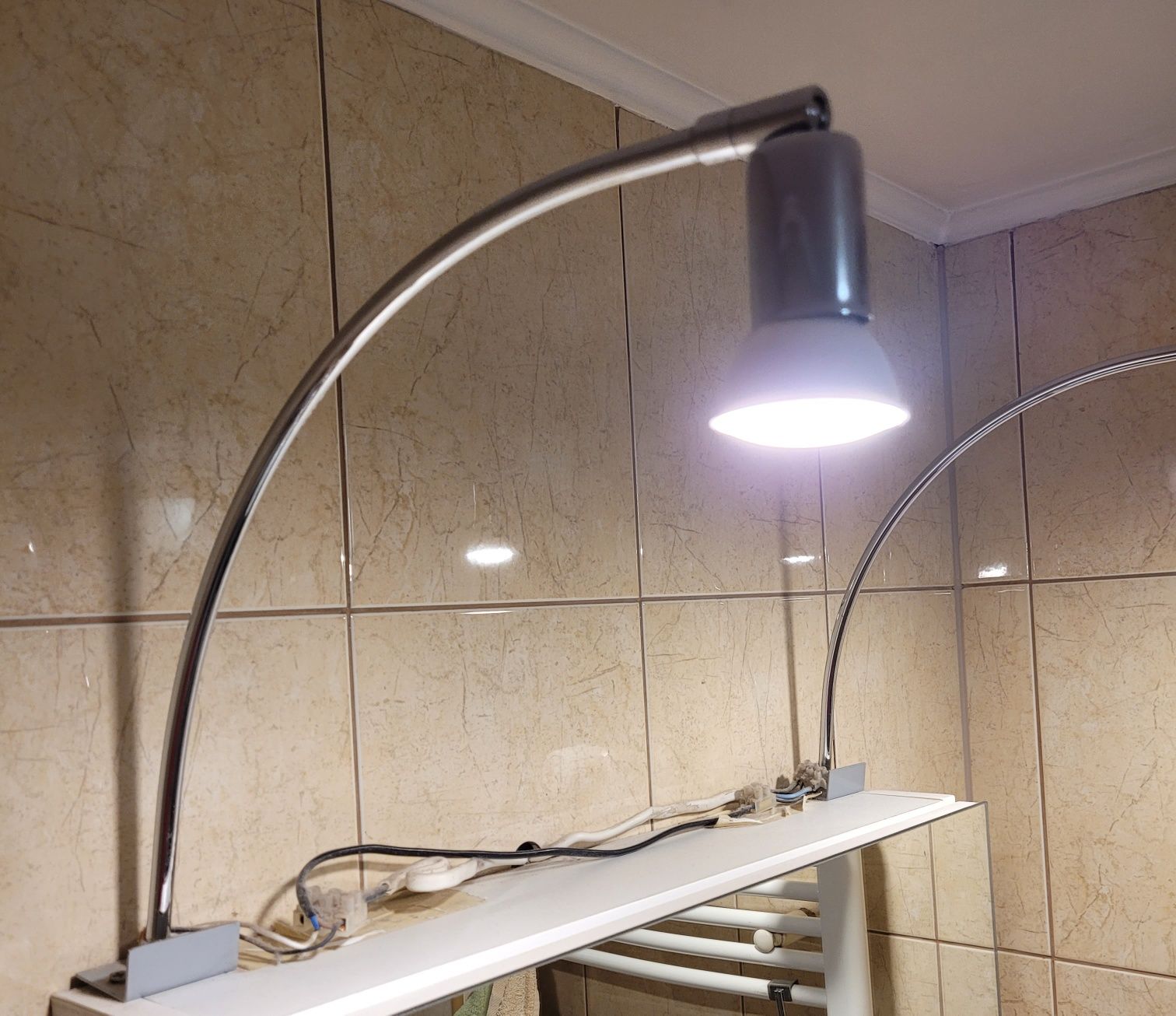 2 lampki nad szafkę