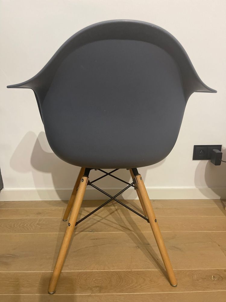 Krzesło model RIVA 2 marki NEWHOME