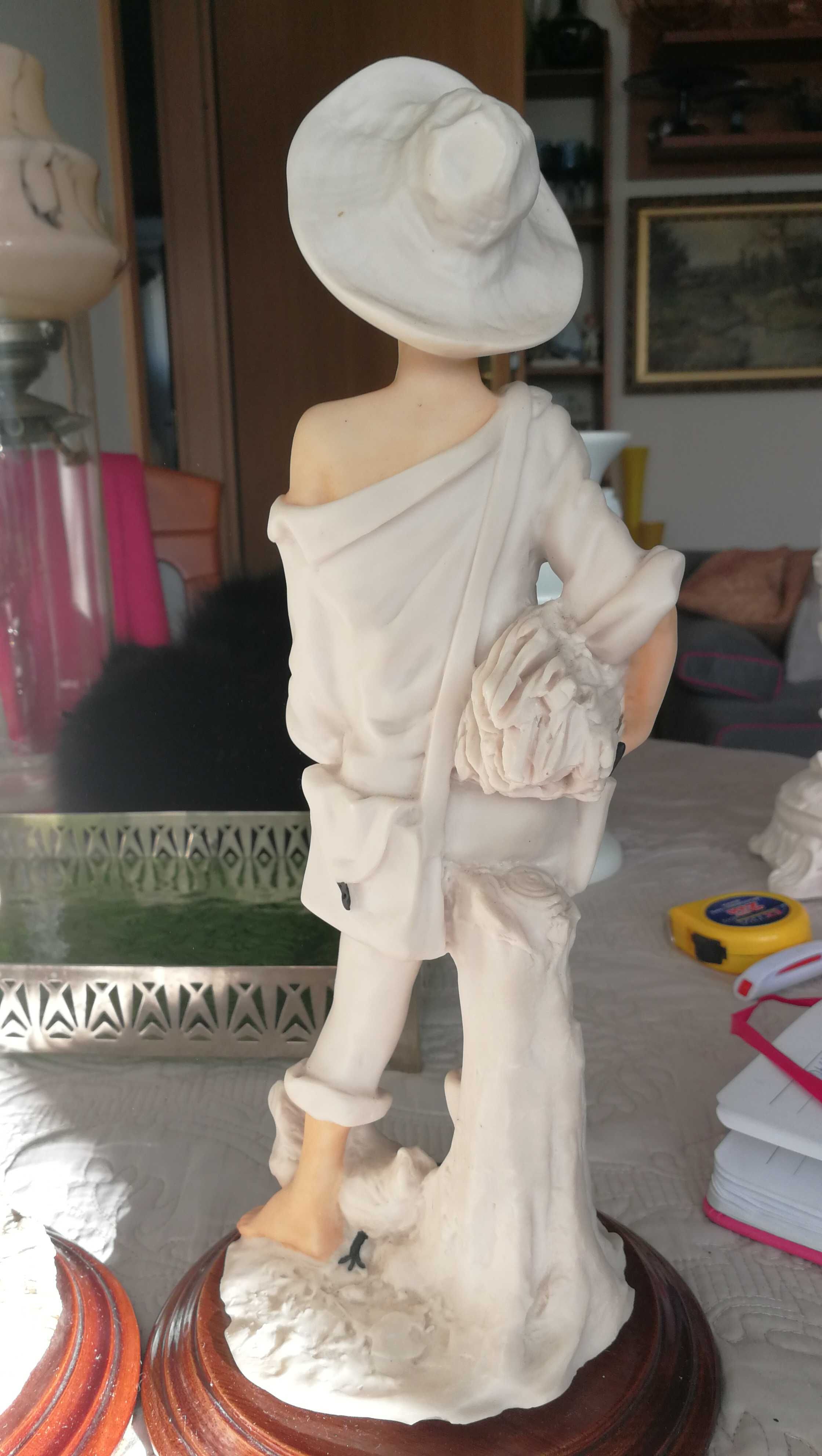 Alabaster. Para młodych ludzi. ( figury )