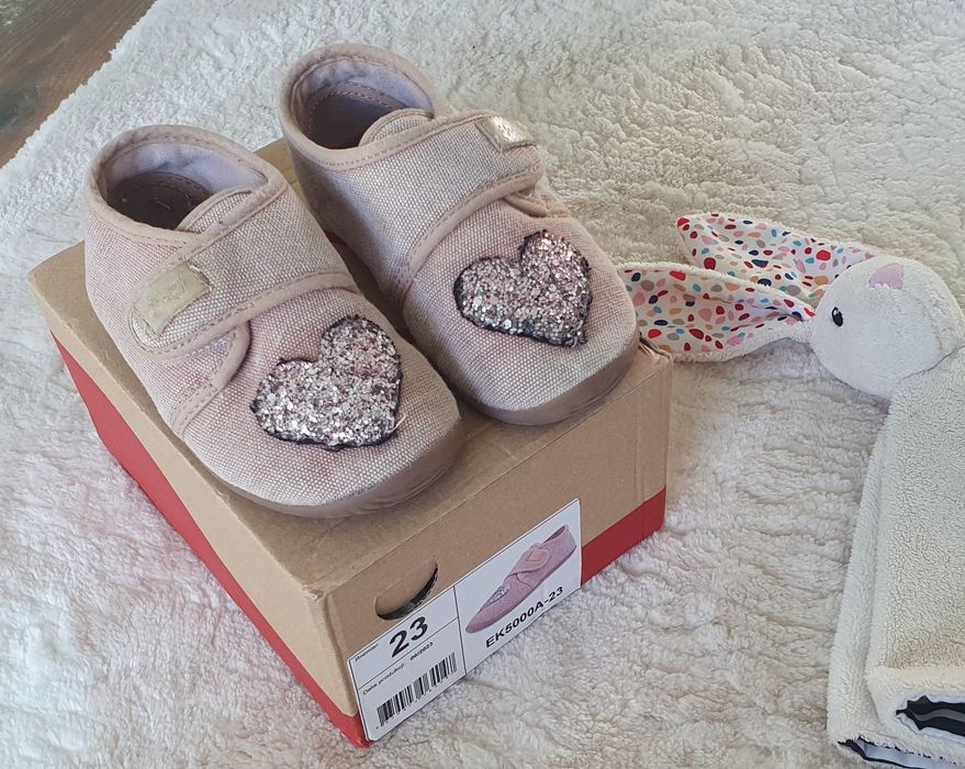 Kapcie Emel rozmiar 23