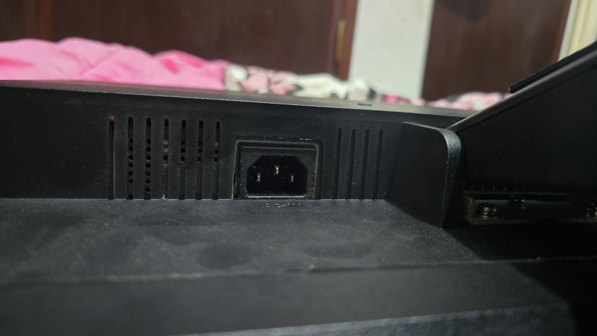 Monitor com webcam