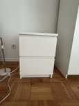 Mesa de cabeceira com 2 gavetas IKEA
