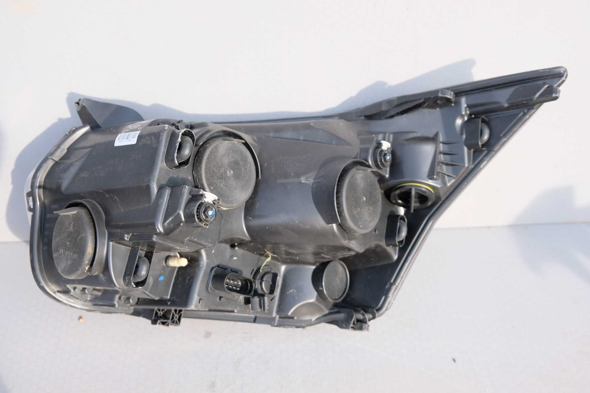 Lampa prawy przód Ford Transit mk8