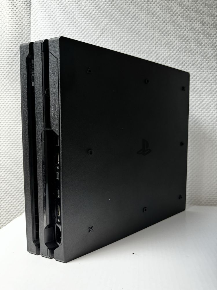 Sony Playstation 4 PRO синій вогонь приставка ПС4 про