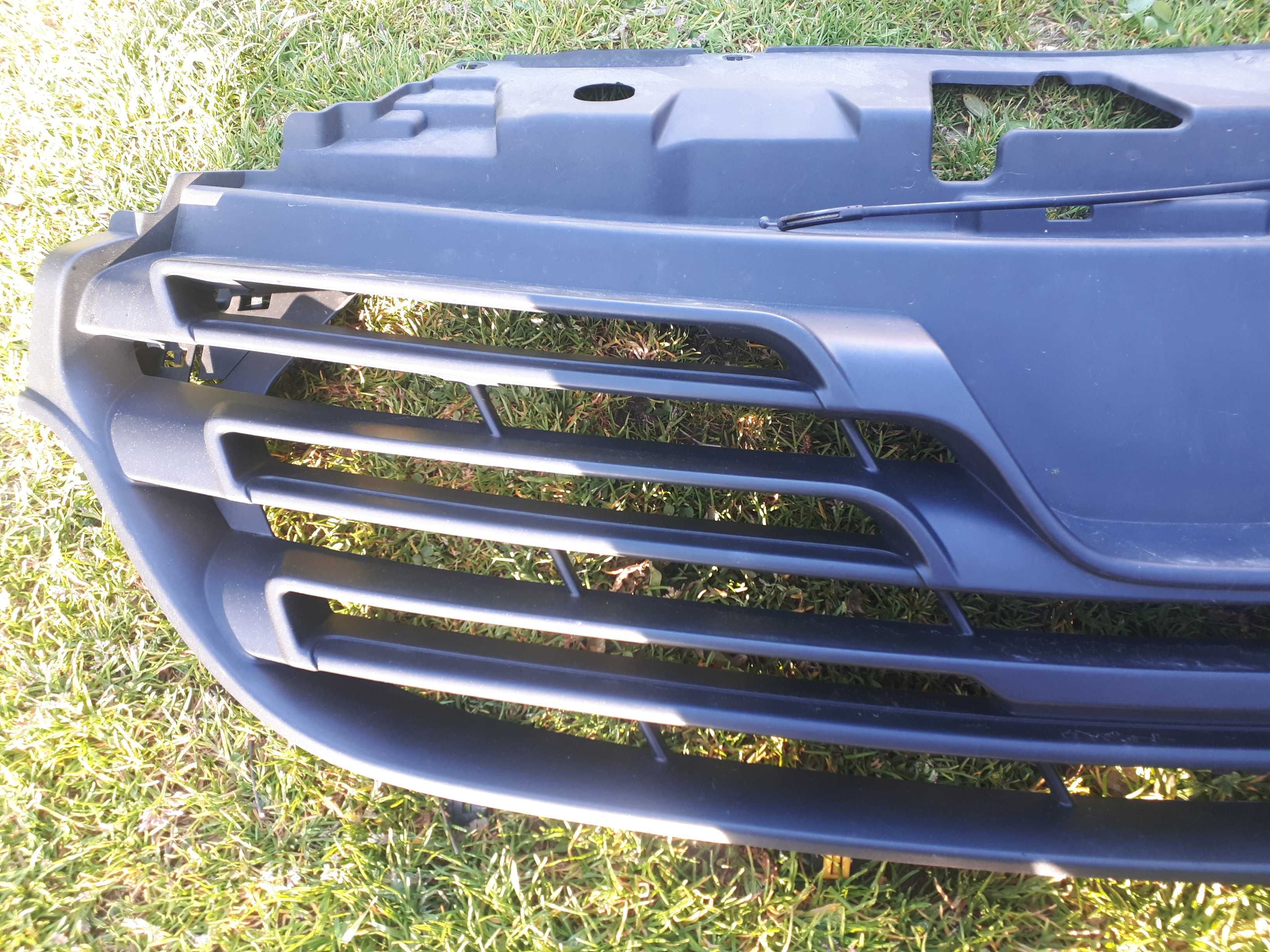 Renault Trafic III grill atrapa