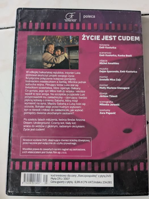 Filmy Dzień kobiet, Życie jest cudem, Snake eyesużywane