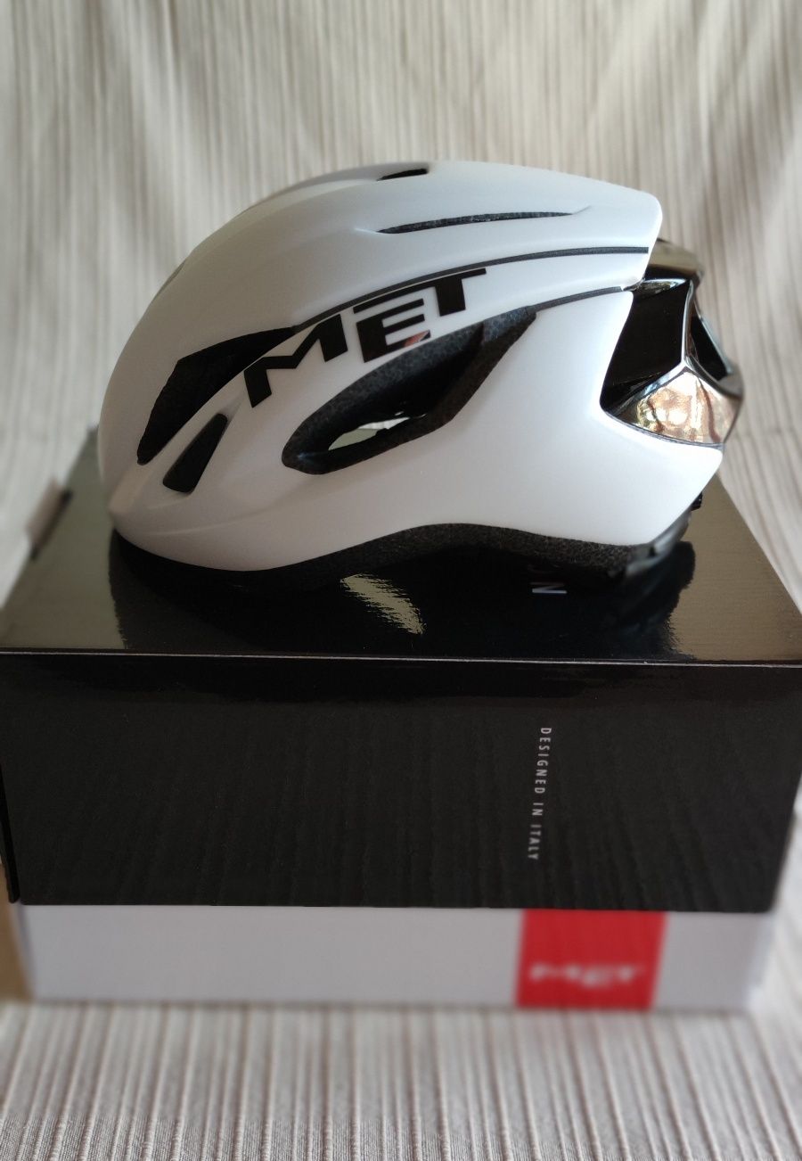 Capacete MET Strale Branco/Preto