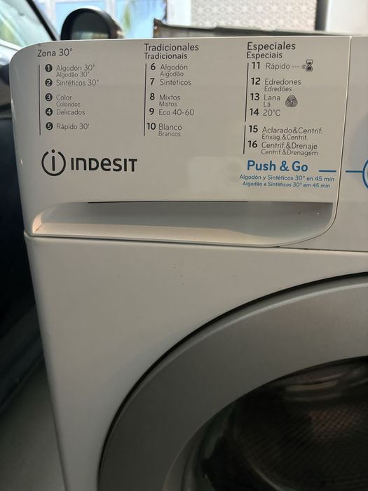 Máquina Roupa Indesit 9kg muito bom estado