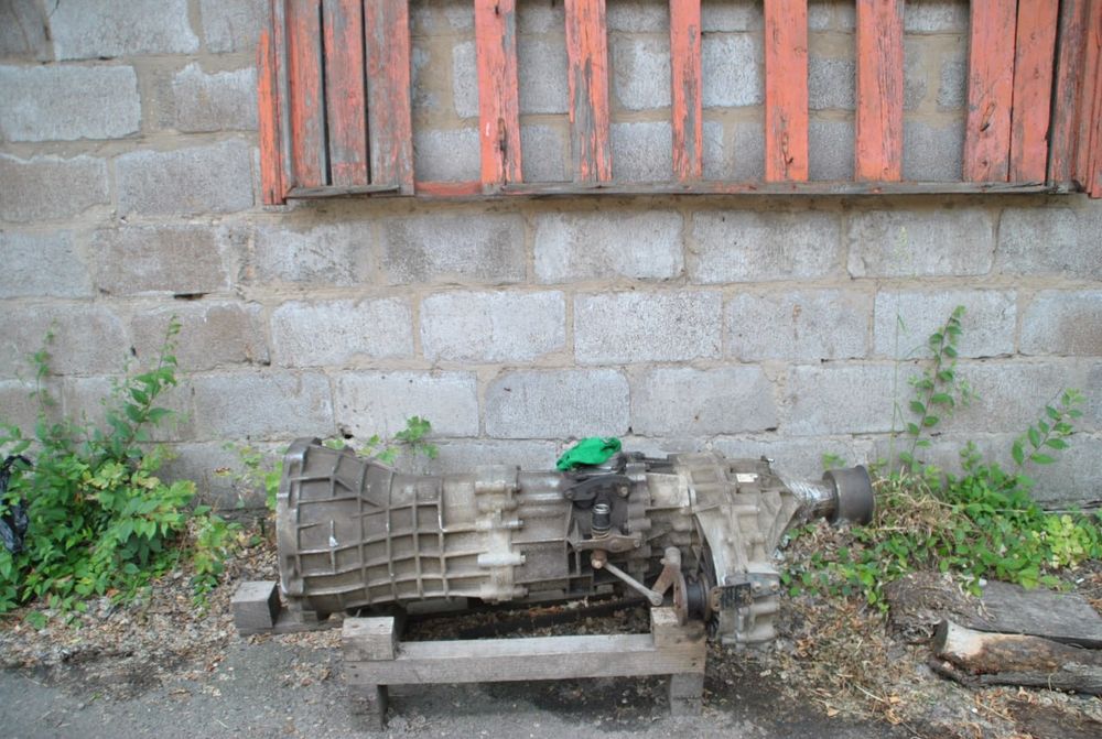 МКПП+Раздатка 2.5 TDI. Nissan Navara D22