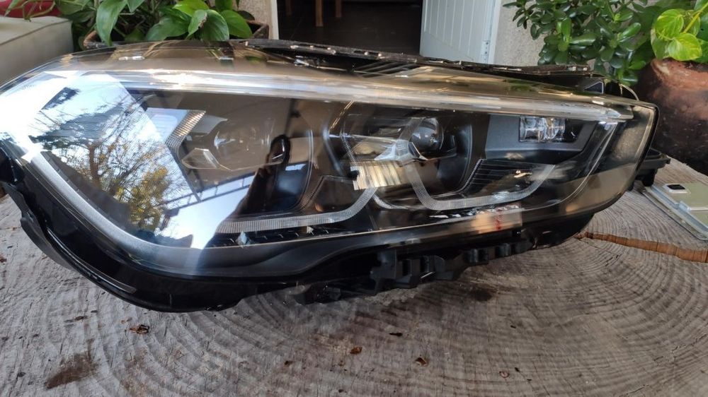 farol direito full Led Adaptativ BMW X1 F48 facelift - 5A01178